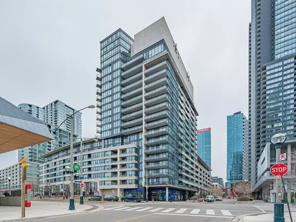 8 Telegram Mews #203, Toronto, ON M5V 3Z5