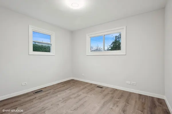 311 N Quentin Rd, Palatine, IL 60067