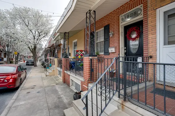 1828 Gladstone St, Philadelphia, PA 19145