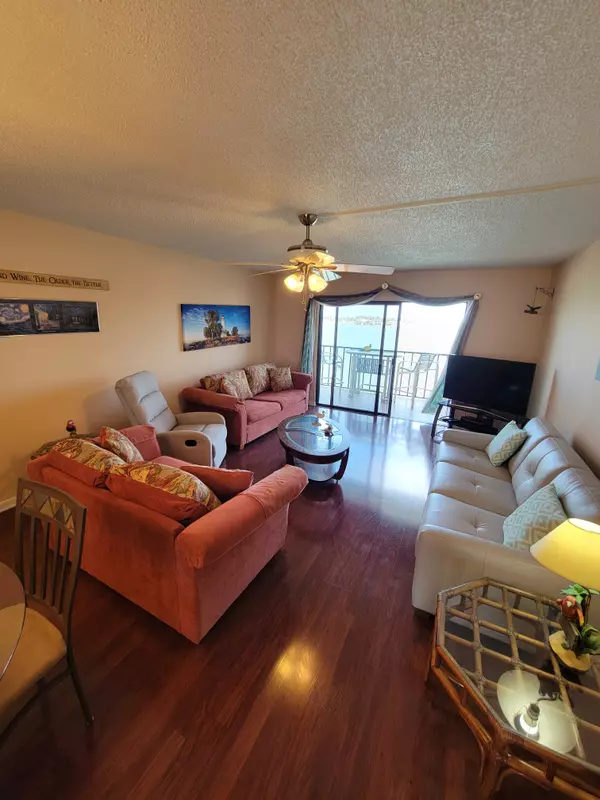 South Pasadena, FL 33707,7700 Sun Island Dr S #404