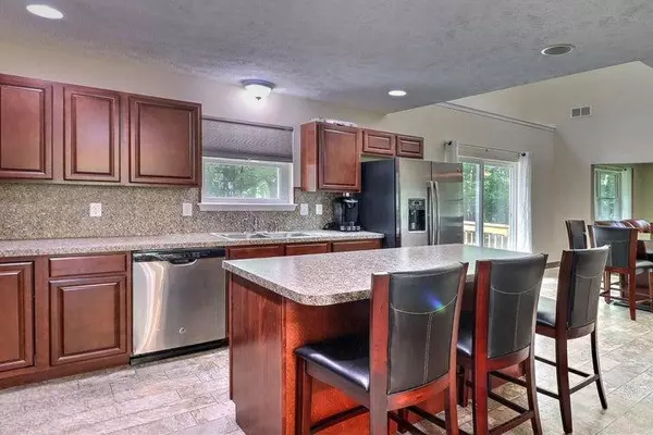 144 Glenoak Dr, East Stroudsburg, PA 18301