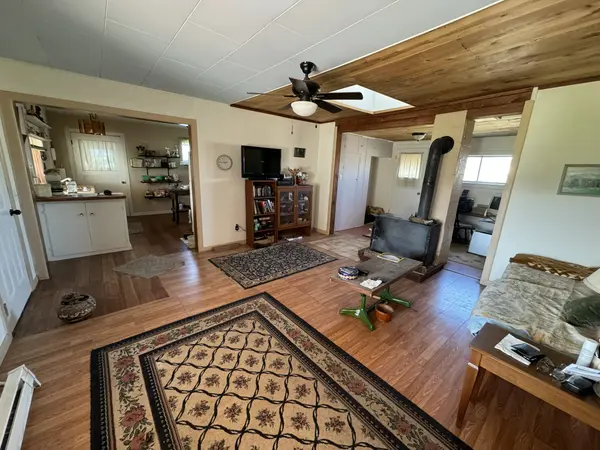 380 Washington St, Cedarville, CA 96104