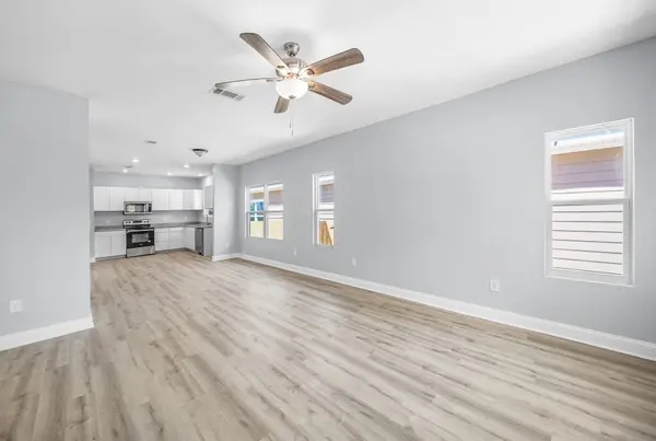 2318 W Lakeview Ave, Pensacola, FL 32505
