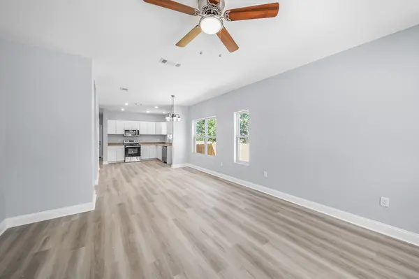 2312 W Lakeview Ave, Pensacola, FL 32505