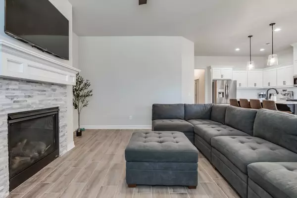 Edmond, OK 73013,16221 Brenton Hills Ave