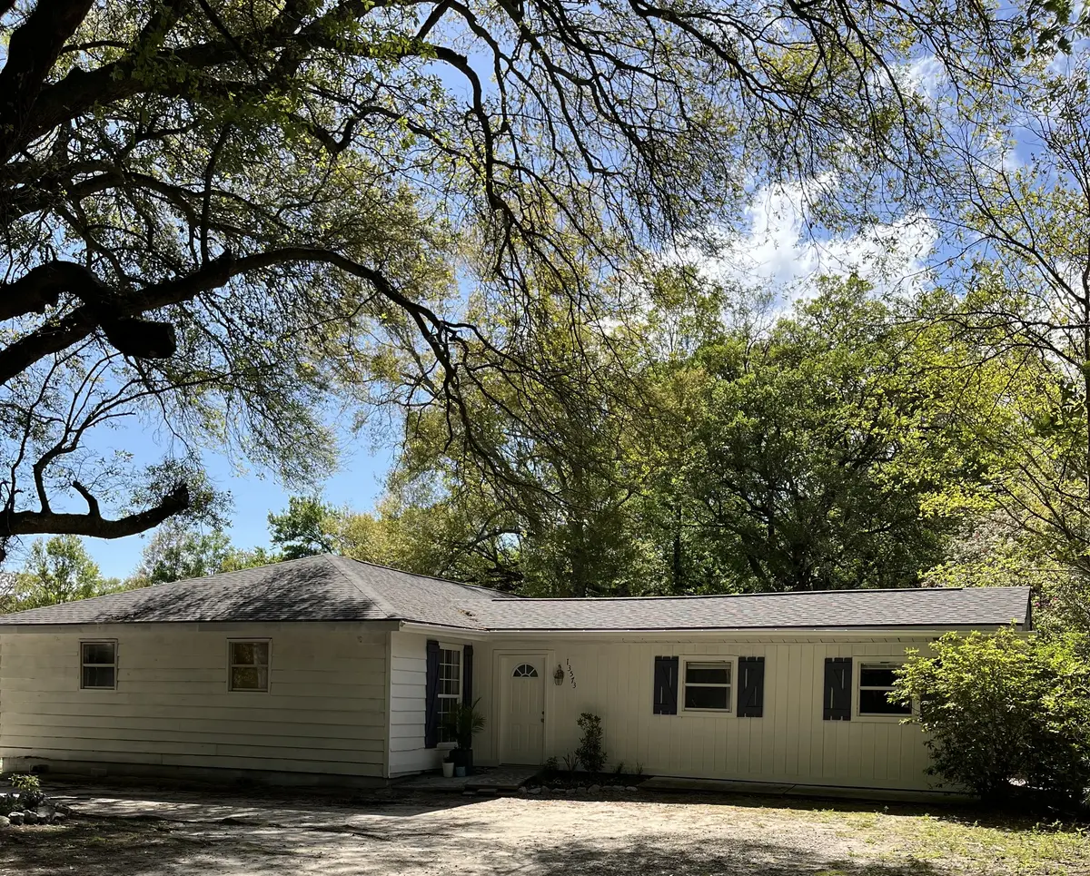 13573 Ezell Rd, Grand Bay, AL 36541