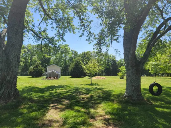 1687 Highland Lick Rd, Russellville, KY 42276-7218