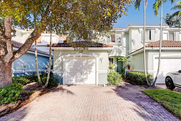 2319 Center Stone Ln, Riviera Beach, FL 33404-1828