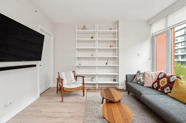 161 E 1st Ave #318, Vancouver, BC V5T