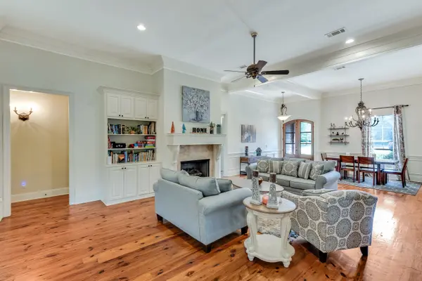 269 Lake Cir, Madison, MS 39110-1806