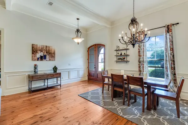 269 Lake Cir, Madison, MS 39110-1806