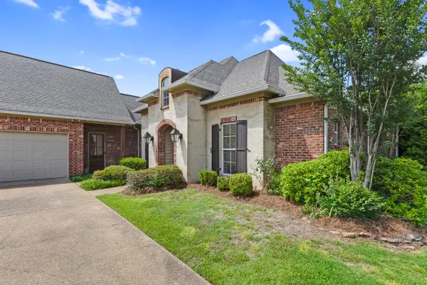269 Lake Cir, Madison, MS 39110-1806