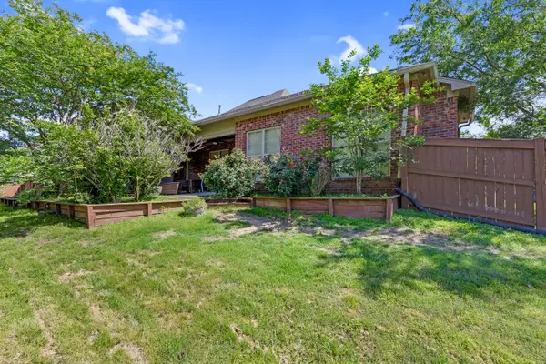 269 Lake Cir, Madison, MS 39110-1806