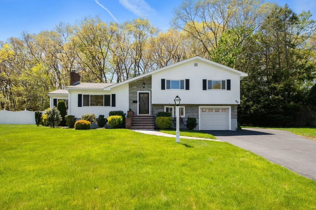 89 Hollingsworth Rd, Milton, MA 02186-1018