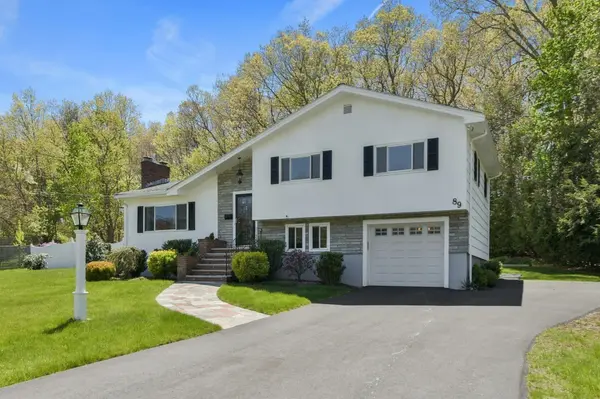 89 Hollingsworth Rd, Milton, MA 02186-1018