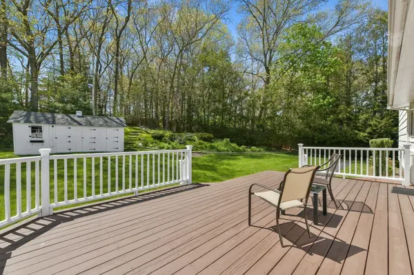 89 Hollingsworth Rd, Milton, MA 02186-1018