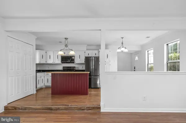 13497 Princedale Dr, Woodbridge, VA 22193-3875