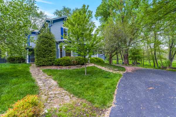 718 Old Pulaski Rd, New Castle, PA 16105-4850