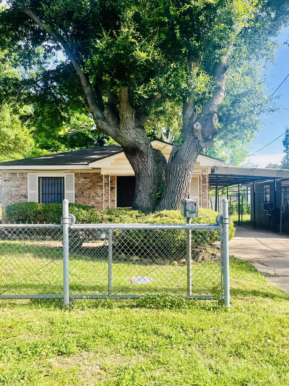 Shreveport, LA 71106-3020,561 Sassafras St