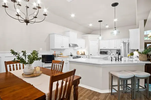 6705 Pembrock Dr, Corpus Christi, TX 78414-2412