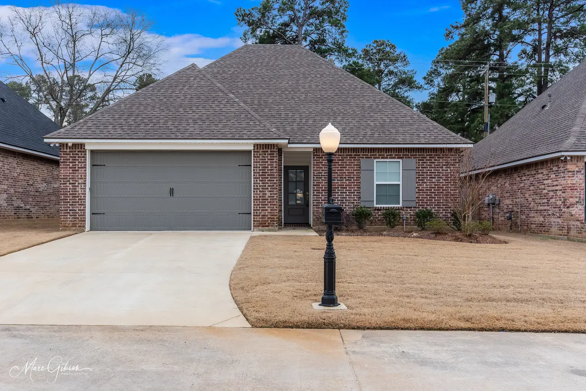 367 Mousse Ruelle Dr, Shreveport, LA 71106-7565