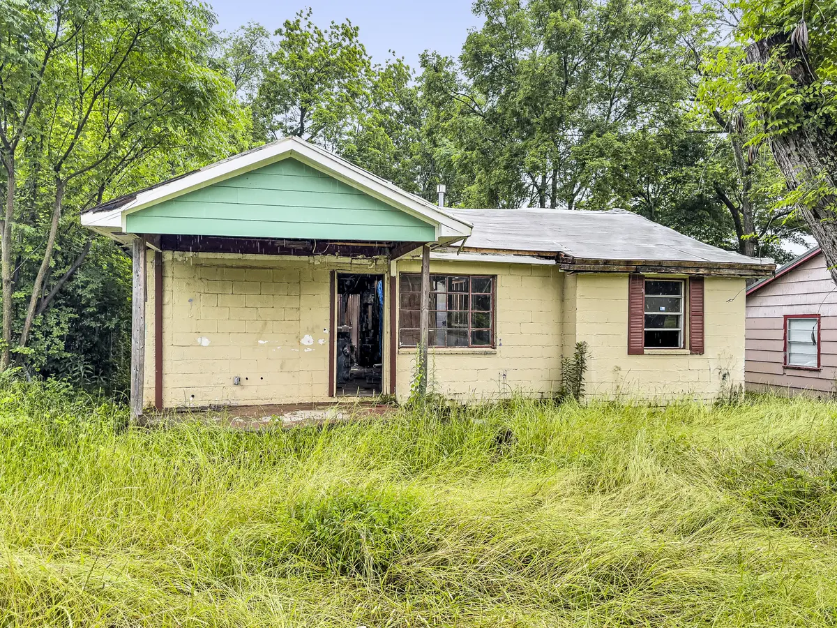 1849 Henry Crumpton Dr, Birmingham, AL 35211-4927