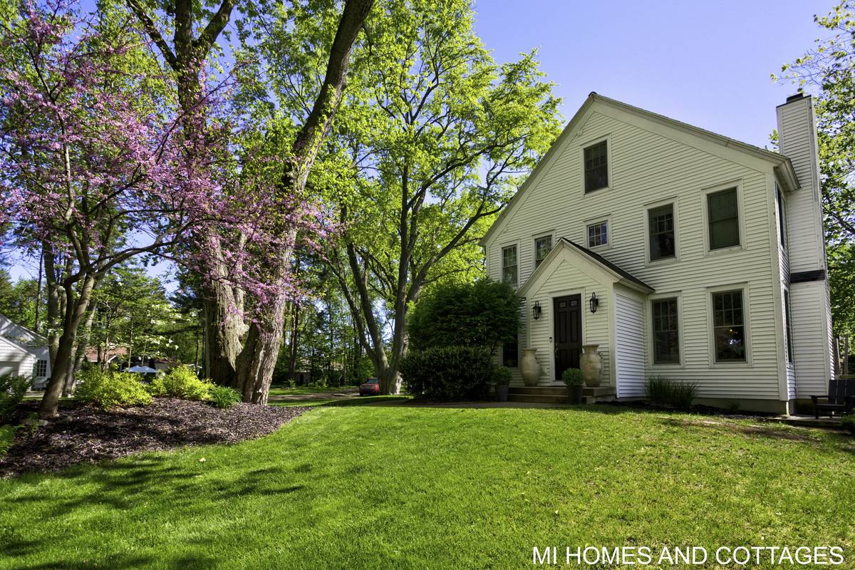 Homes for sale 1650 Shelby Ln, Holland, MI 494242598 MLSMANL1...