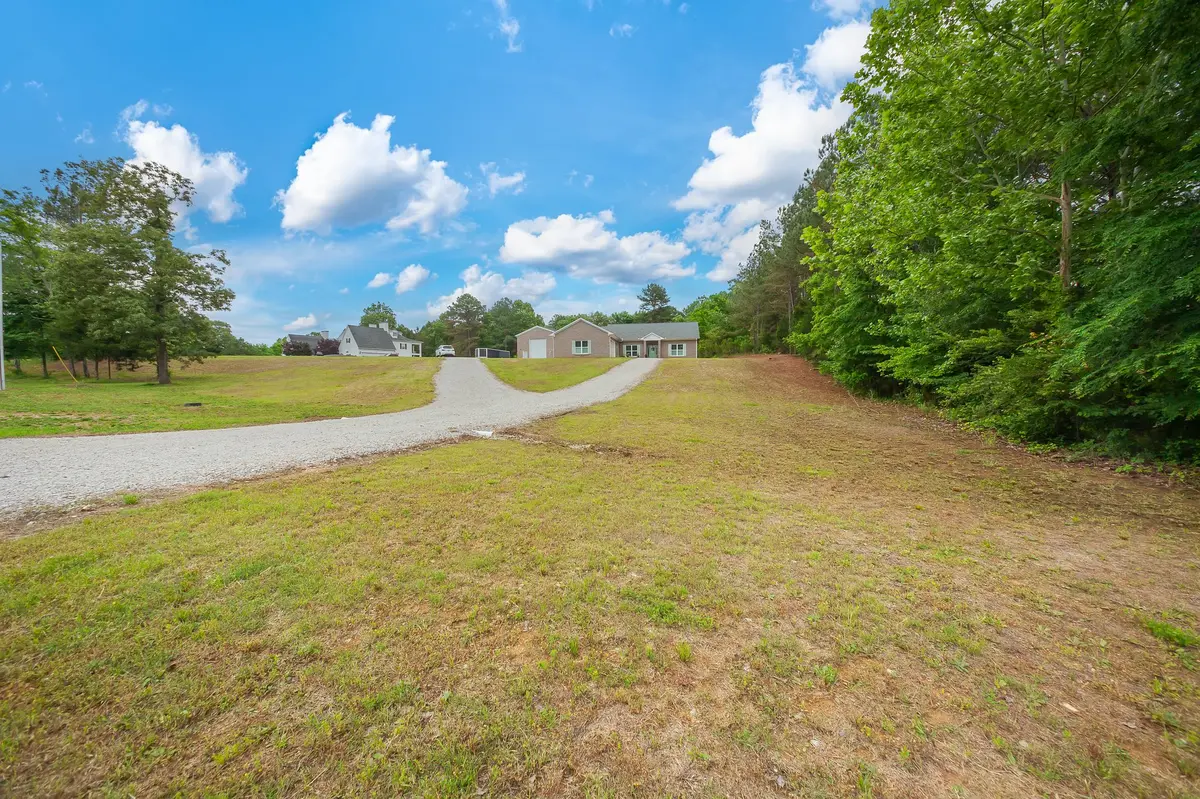 652 Timber Ridge Dr, Lexington, TN 38351-5776