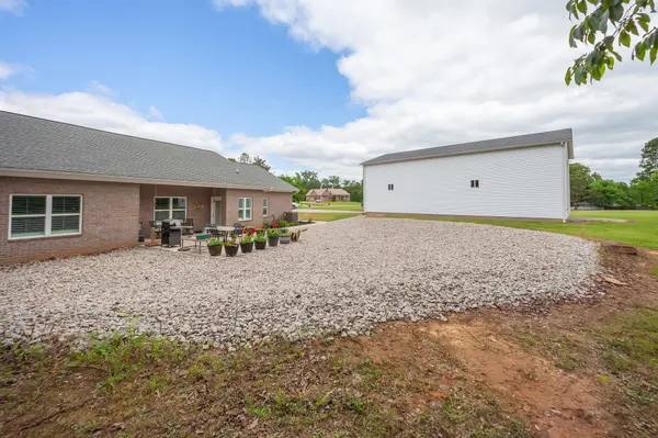 652 Timber Ridge Dr, Lexington, TN 38351-5776