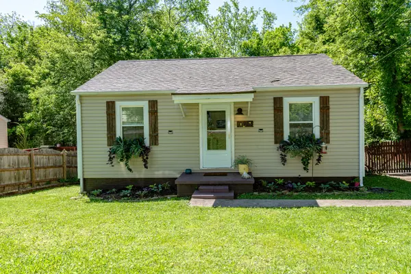 1114 Brookside Ave, Maryville, TN 37804-4202