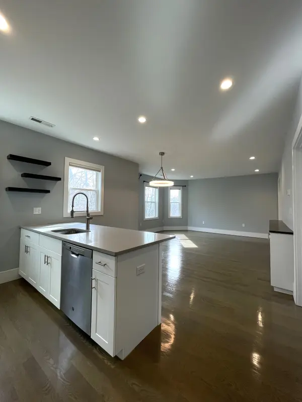 144 Cummins Hwy #3, Roslindale, MA 02131-3772