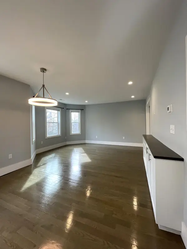 144 Cummins Hwy #3, Roslindale, MA 02131-3772