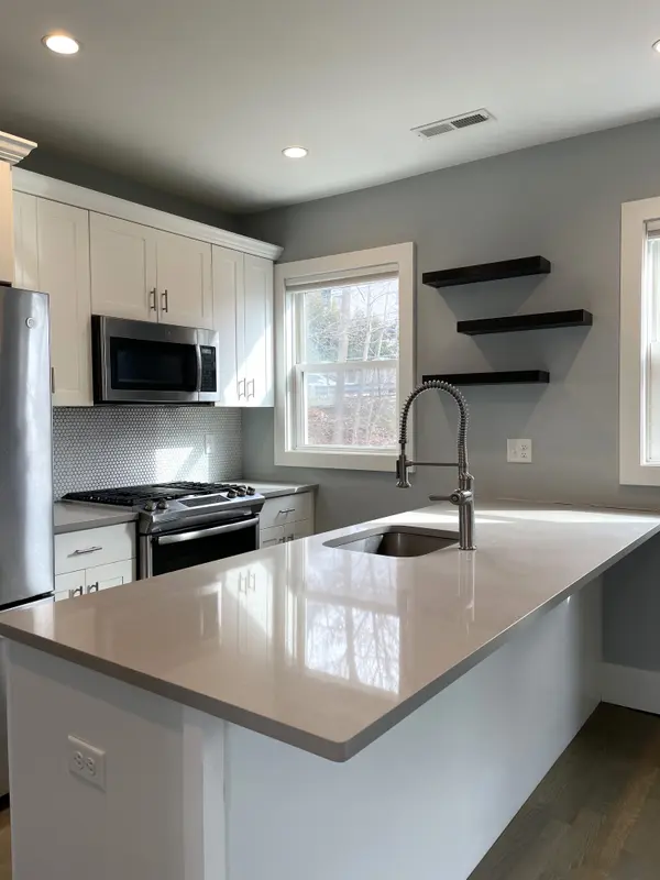 144 Cummins Hwy #3, Roslindale, MA 02131-3772