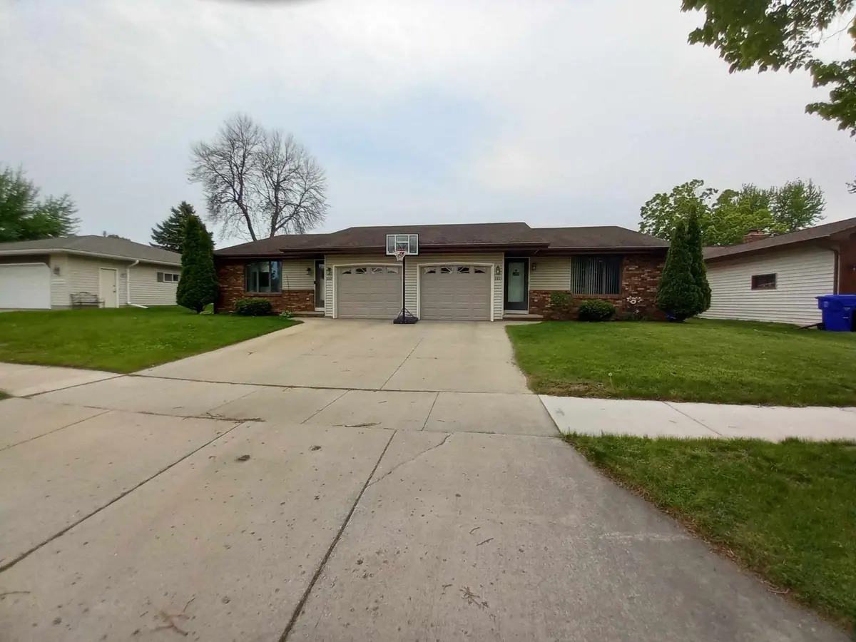 3327 E Canary St, Appleton, WI 54915-3362