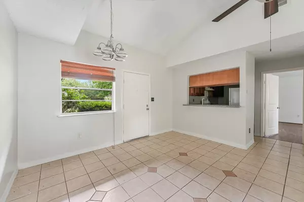 Friendswood, TX 77546-4100,212 Quaker Dr