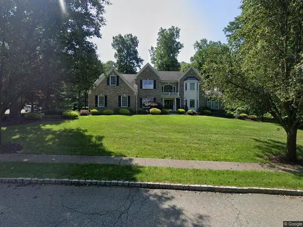3 Dorchester Dr, Denville, NJ 07834-3807