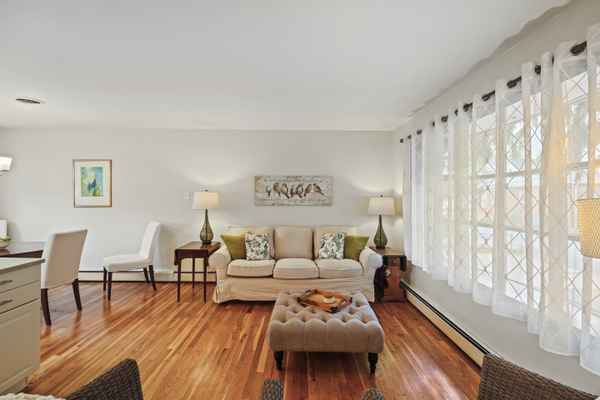 606 Southern Ave, Baltimore, MD 21224-1951