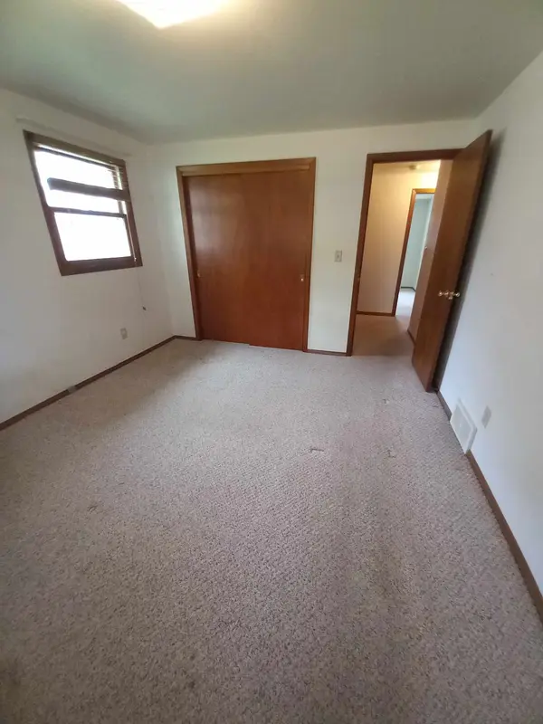 1250 Fatima St, Menasha, WI 54952-1419