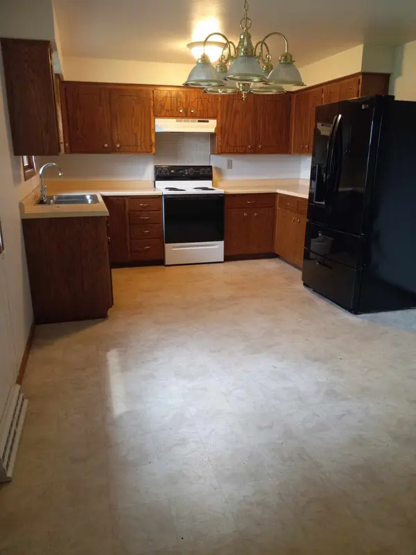1250 Fatima St, Menasha, WI 54952-1419