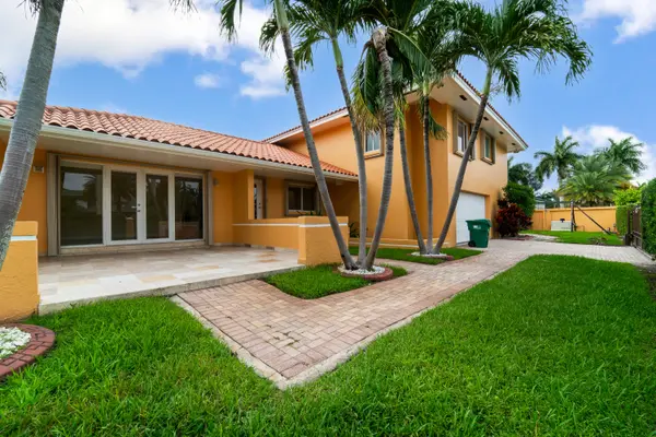 9901 NW 130th St, Hialeah, FL 33018-1661