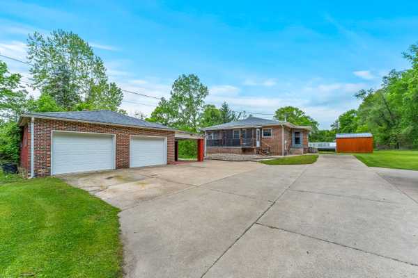 596 Fording Rd, New Castle, PA 16101-8616