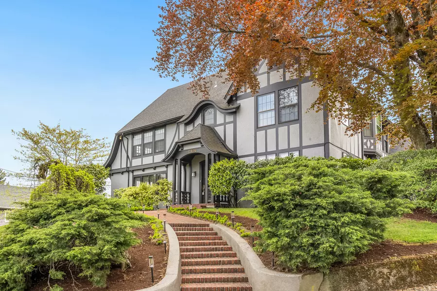 2804 NW Cumberland Rd, Portland, OR 97210-2804