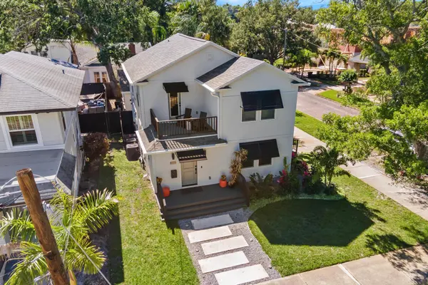 1150 Oak St NE, St Petersburg, FL 33701-1930