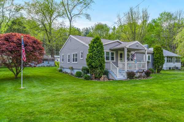 699 Hillville Rd, Karns City, PA 16041-3301