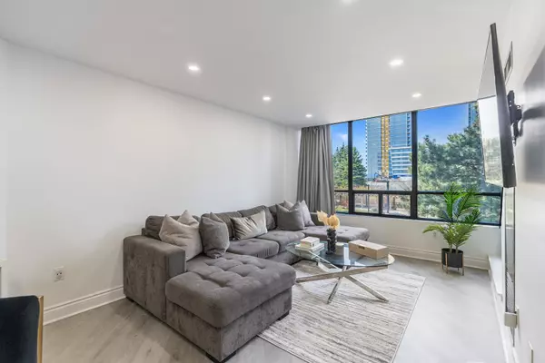 Vaughan, ON L4J 7K8,7440 Bathurst St #201