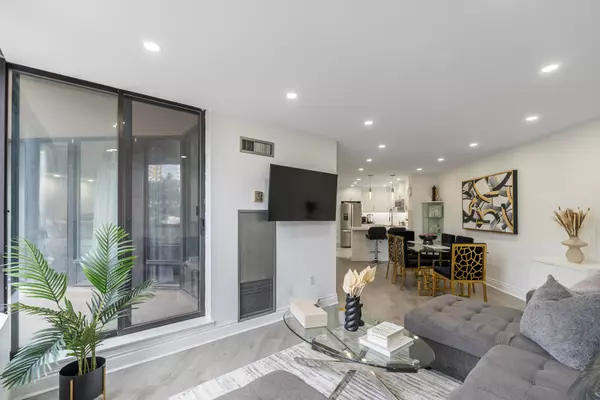 Vaughan, ON L4J 7K8,7440 Bathurst St #201