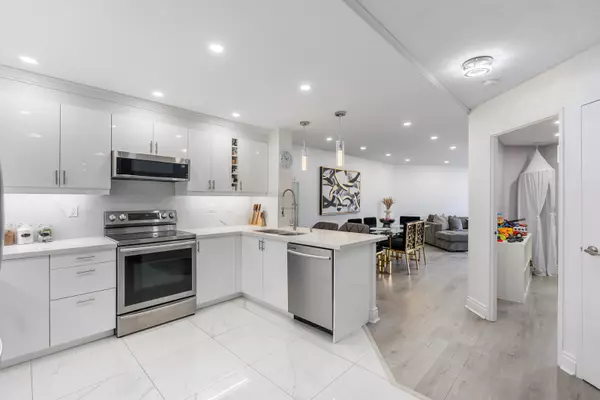 Vaughan, ON L4J 7K8,7440 Bathurst St #201