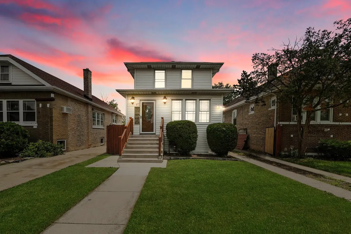 545 W 62nd St #1, Chicago, IL 60621-3205