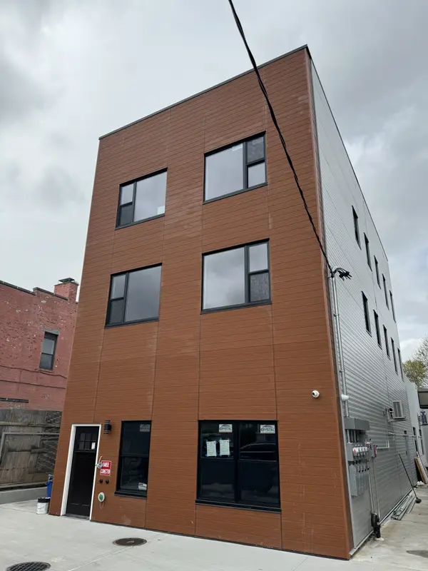 214-33 41st Ave, Bayside, NY 11361