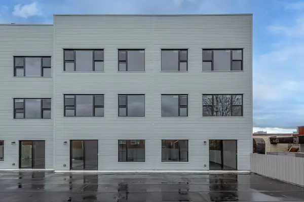 214-33 41st Ave, Bayside, NY 11361
